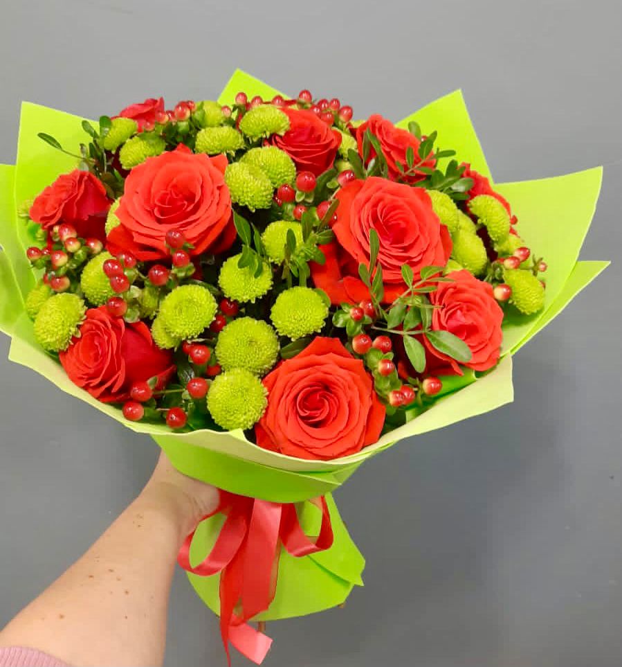 Букет цветов из: Хризантемы и Розы в Верхотурье