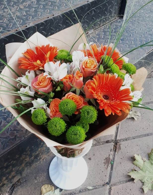 Букет цветов из: Герберы, Хризантемы, Альстромерии и Розы в Верхотурье