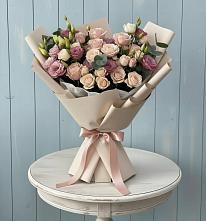 Букет цветов из:  Розы и Лизиантусы в Верхотурье