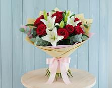 Букет цветов из:  Лилии и Розы в Верхотурье