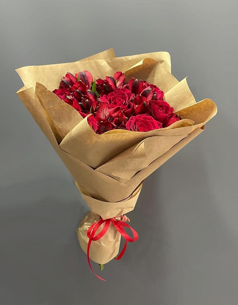 Букет цветов из: Альстромерии и Розы в Верхотурье