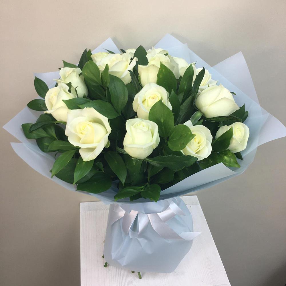 Букет 15 Белых роз Проуд в Верхотурье