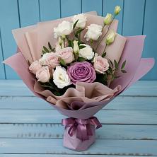 Букет цветов из:  Розы и Лизиантусы в Верхотурье