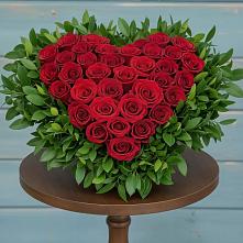 Цветочная композиция из Розы в виде сердца в Верхотурье