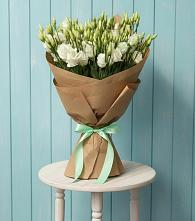 Букет цветов из:  Лизиантусы в Верхотурье