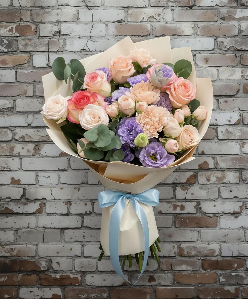 Букет цветов из: Розы, Лизиантусы и Гвоздики в Верхотурье