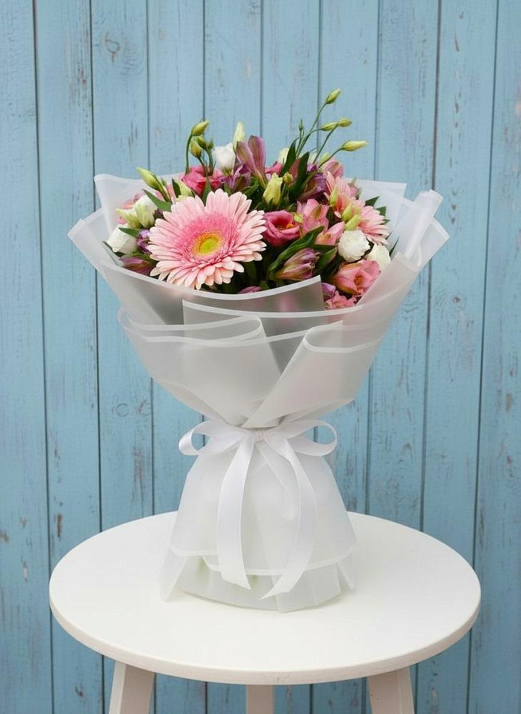 Букет цветов из: Герберы, Альстромерии и Лизиантусы в Верхотурье