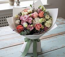 Букет цветов из:  Розы, Лизиантусы и Гвоздики в Верхотурье