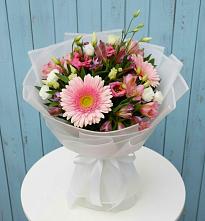 Букет цветов из:  Герберы, Альстромерии и Лизиантусы в Верхотурье
