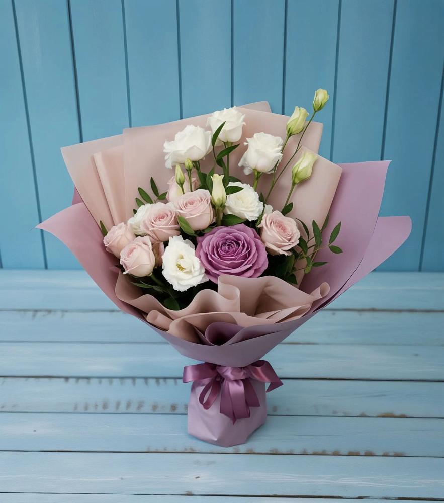 Букет цветов из: Розы и Лизиантусы в Верхотурье